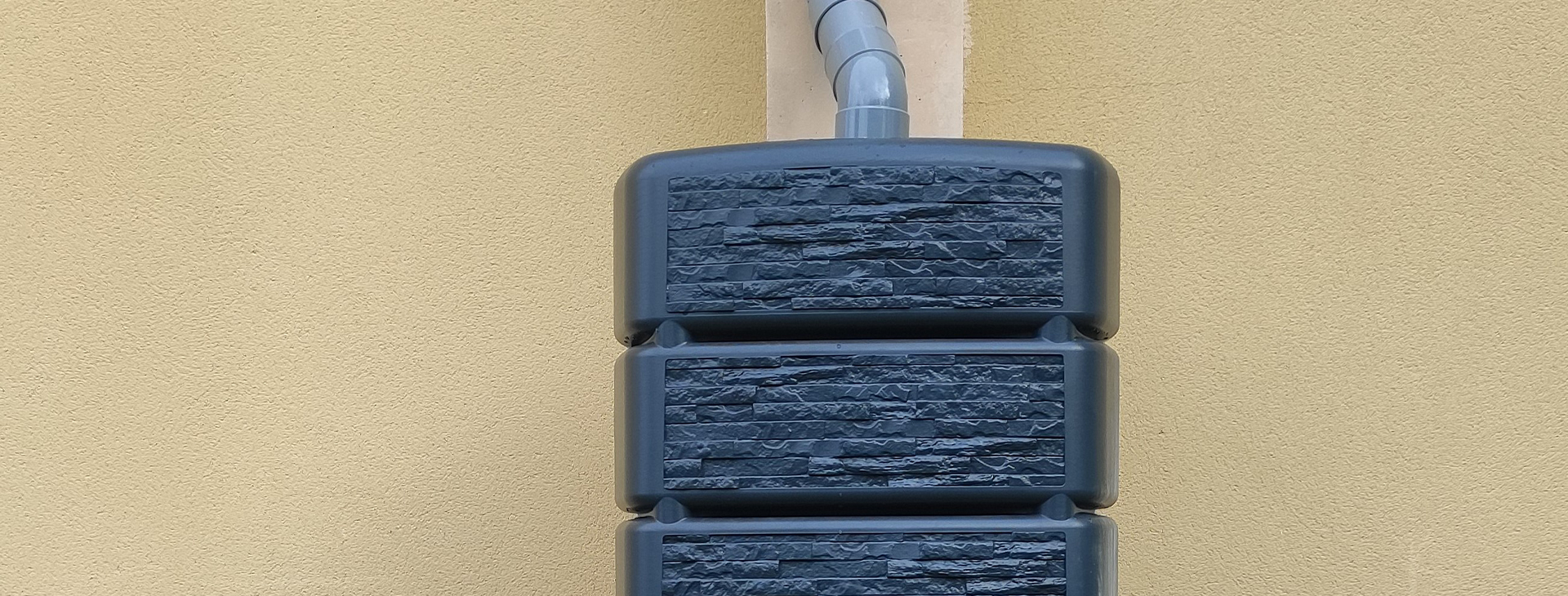 MJC – Installation de récupérateurs d&rsquo;eau de pluie