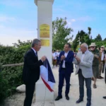 Dévoilement de la plaque